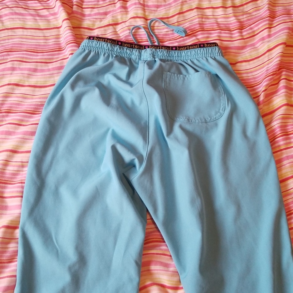 Various scrub bottoms - Picture 5 of 6